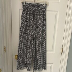 Elegant Black and White Women's Wide-Leg Pants